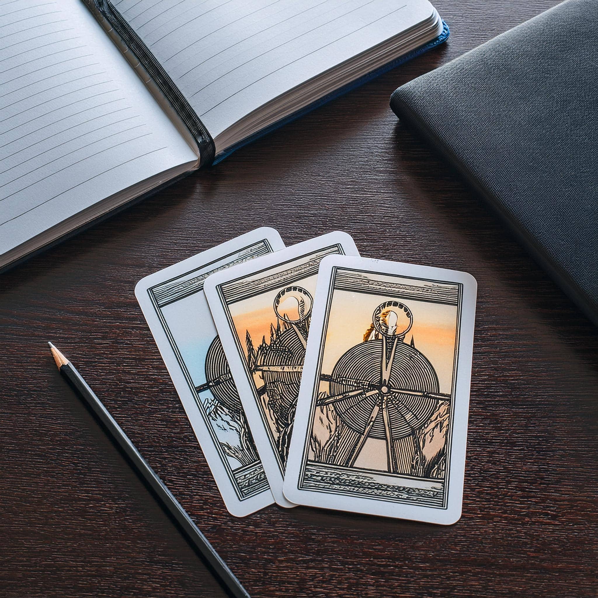 Tarot et Prise de Décision : Un Guide pour Choisir Entre Deux Opportunités de Carrière