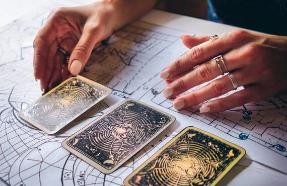 Choix Pro Définitif ? 3 Cartes Tarot pour une Décision Éclairée
