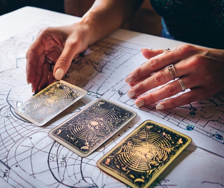 Choix Pro Définitif ? 3 Cartes Tarot pour une Décision Éclairée